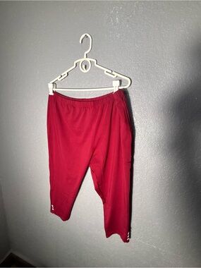 Women’s Red Athletic Capri Bottoms